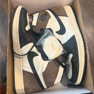 Air Jordan 1 “Mocha” Men’s size 10